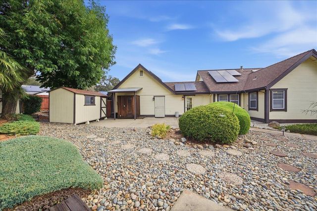 2881 Royce Dr, Rescue, CA 95672