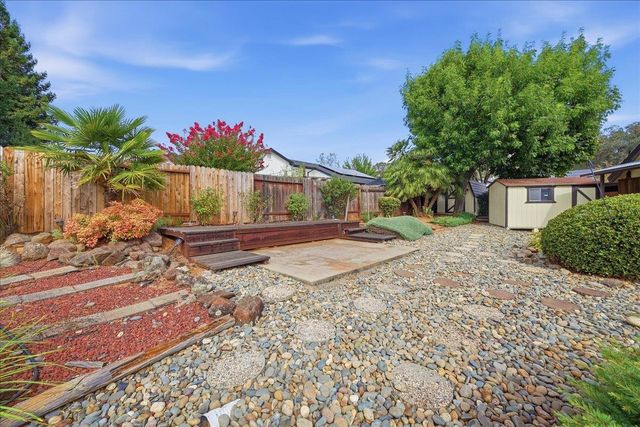 2881 Royce Dr, Rescue, CA 95672