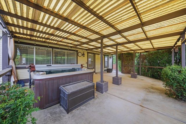 2881 Royce Dr, Rescue, CA 95672
