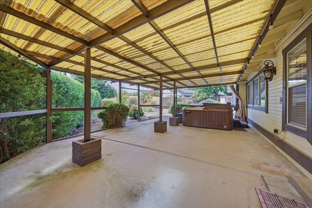 2881 Royce Dr, Rescue, CA 95672