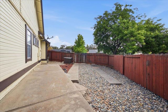 2881 Royce Dr, Rescue, CA 95672