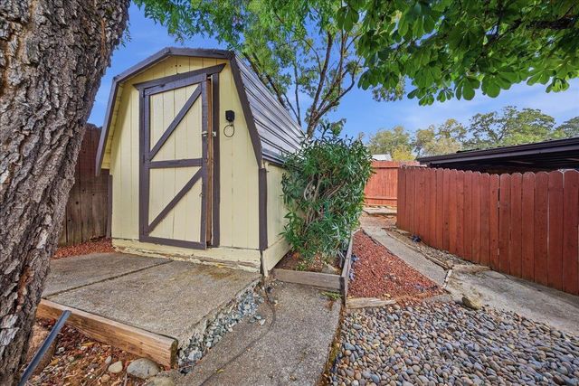 2881 Royce Dr, Rescue, CA 95672