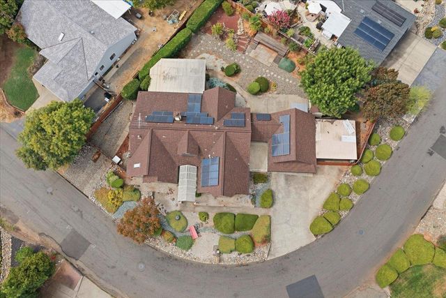 2881 Royce Dr, Rescue, CA 95672