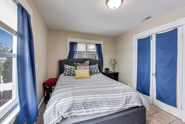 4633 W Grace Street, Chicago, IL 60641