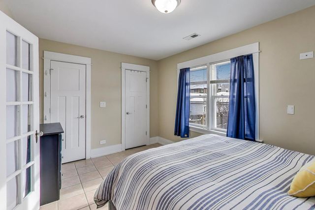 4633 W Grace Street, Chicago, IL 60641