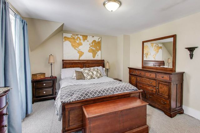 4633 W Grace Street, Chicago, IL 60641