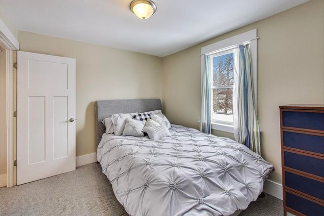 4633 W Grace Street, Chicago, IL 60641