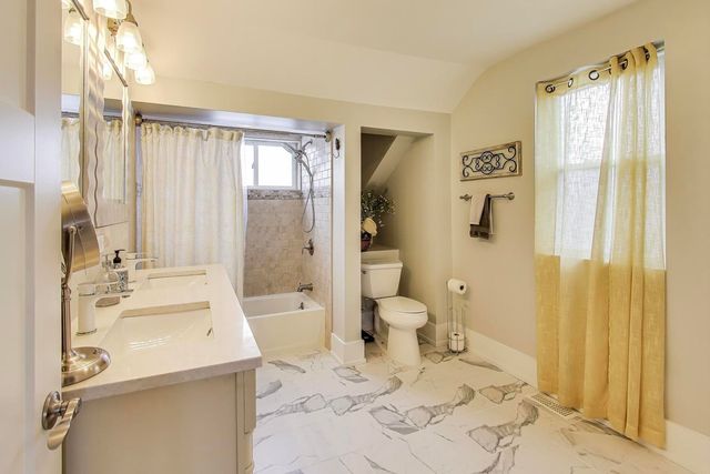 4633 W Grace Street, Chicago, IL 60641