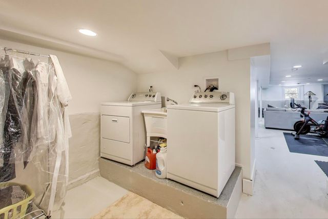 4633 W Grace Street, Chicago, IL 60641