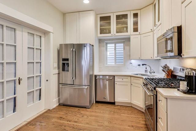 4633 W Grace Street, Chicago, IL 60641