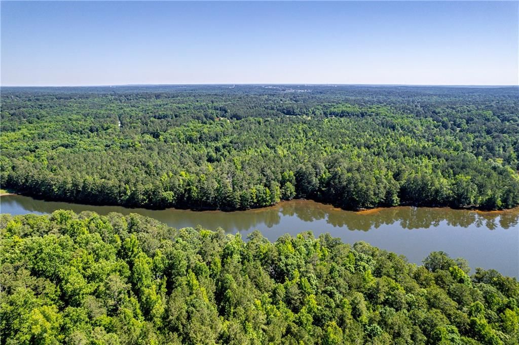 Image 16 of property listing at 460 Honey Creek Road SE, Conyers, GA 30094