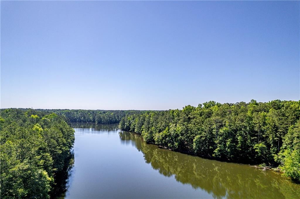 Image 19 of property listing at 460 Honey Creek Road SE, Conyers, GA 30094