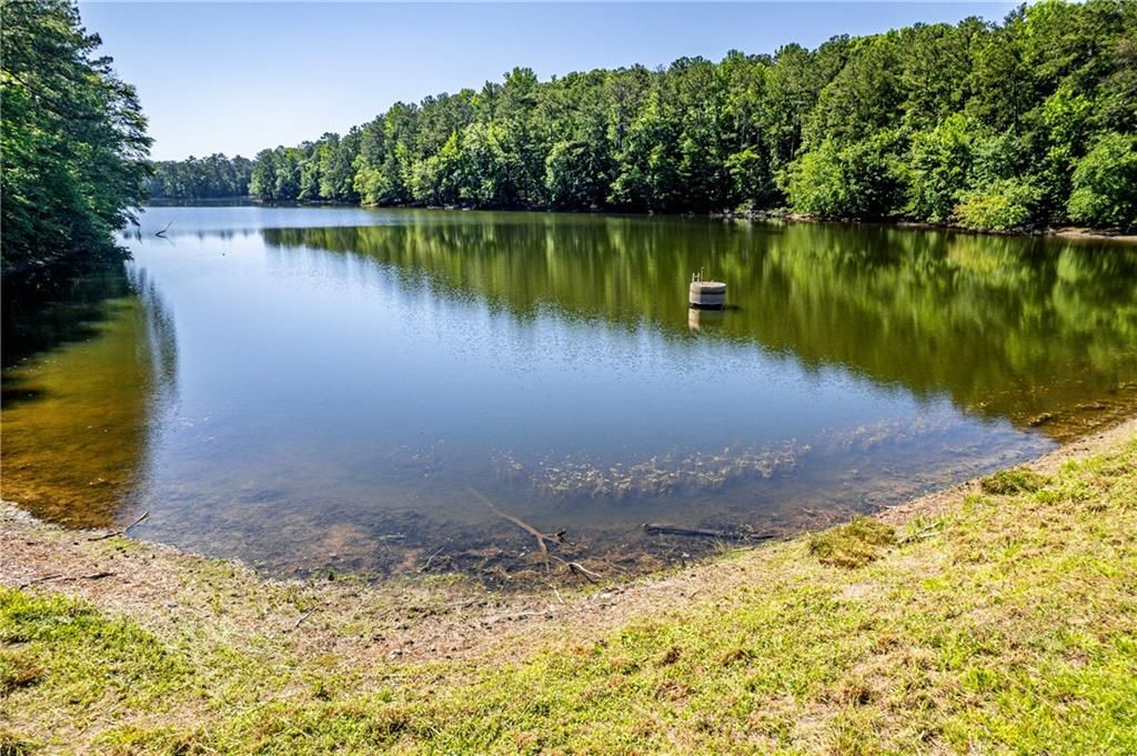 Image 21 of property listing at 460 Honey Creek Road SE, Conyers, GA 30094