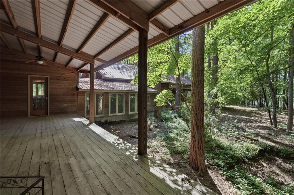 Image 25 of property listing at 460 Honey Creek Road SE, Conyers, GA 30094