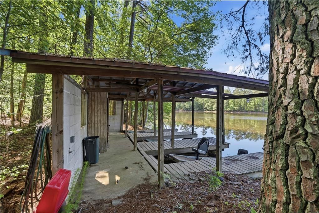 Image 28 of property listing at 460 Honey Creek Road SE, Conyers, GA 30094