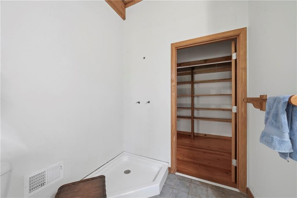 Image 33 of property listing at 460 Honey Creek Road SE, Conyers, GA 30094