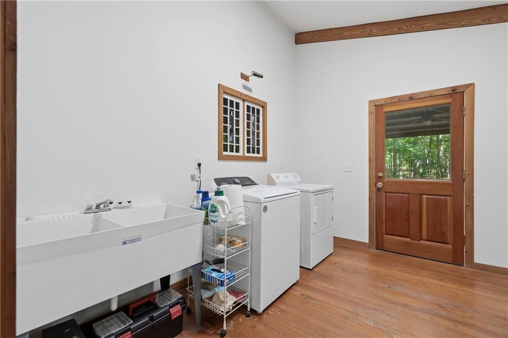 Image 35 of property listing at 460 Honey Creek Road SE, Conyers, GA 30094