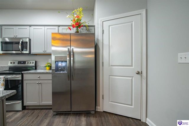 219 N Canterbury Glen Drive, Mount Washington, KY 40047