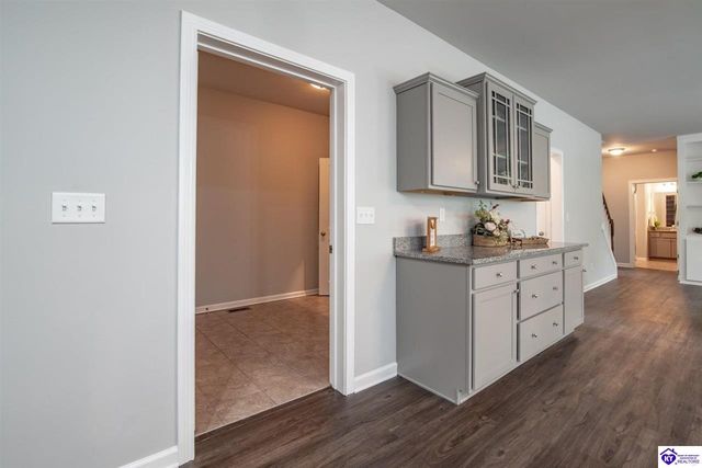 219 N Canterbury Glen Drive, Mount Washington, KY 40047