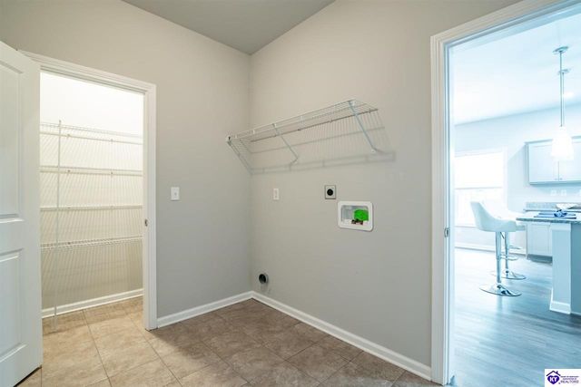 219 N Canterbury Glen Drive, Mount Washington, KY 40047
