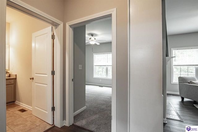 219 N Canterbury Glen Drive, Mount Washington, KY 40047