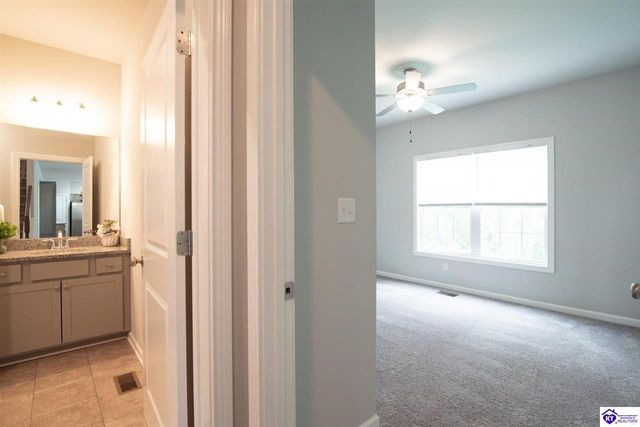 219 N Canterbury Glen Drive, Mount Washington, KY 40047