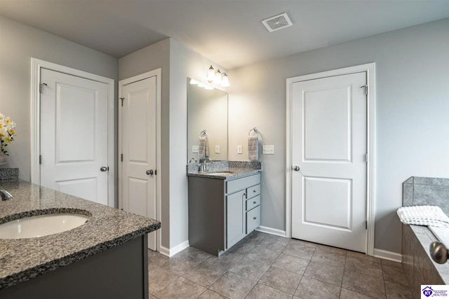 219 N Canterbury Glen Drive, Mount Washington, KY 40047