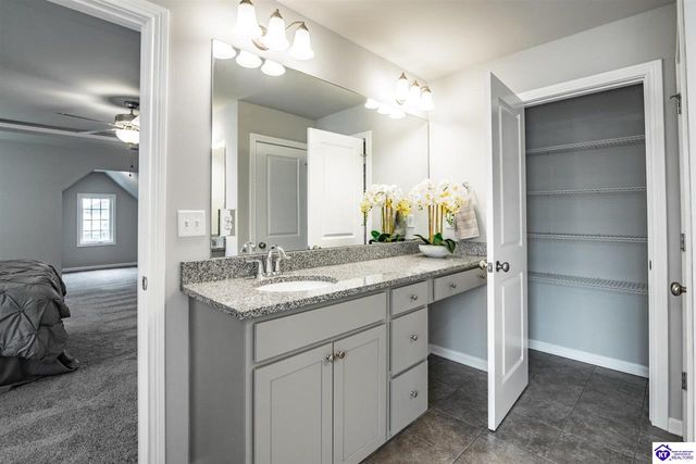 219 N Canterbury Glen Drive, Mount Washington, KY 40047