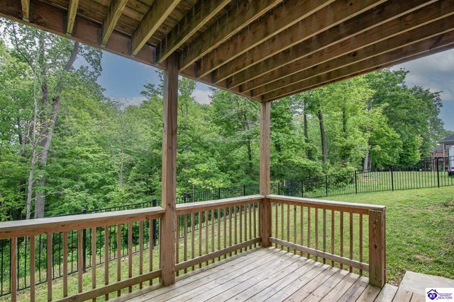 219 N Canterbury Glen Drive, Mount Washington, KY 40047
