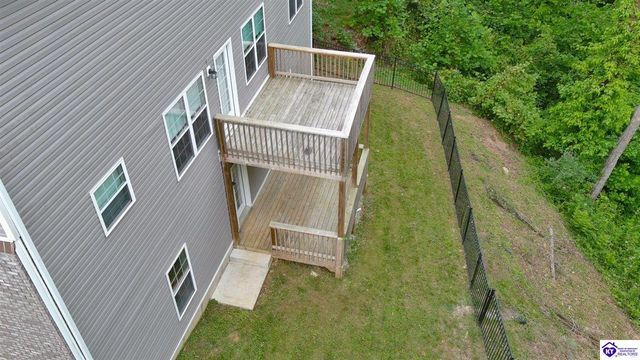 219 N Canterbury Glen Drive, Mount Washington, KY 40047