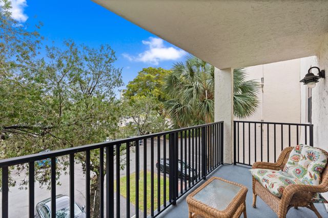 6195 Rock Island Road, Tamarac, FL 33319