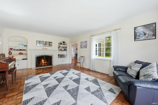 300 S Shady Lane, Muncie, IN 47304