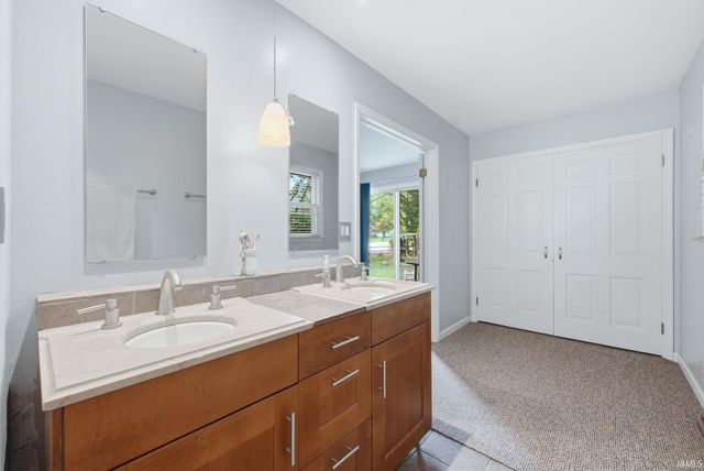 300 S Shady Lane, Muncie, IN 47304