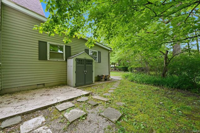 300 S Shady Lane, Muncie, IN 47304
