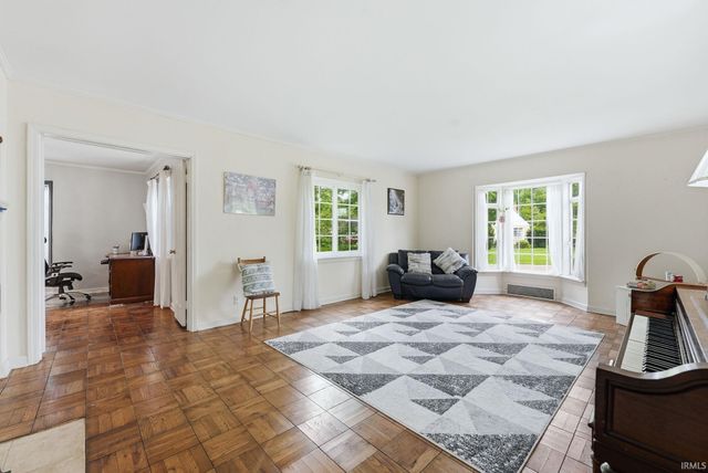 300 S Shady Lane, Muncie, IN 47304