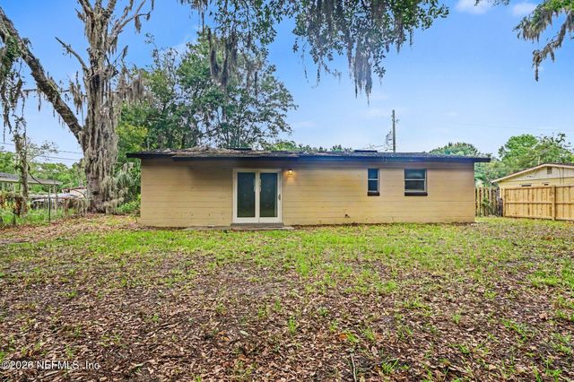 7044 RED ROBIN DRIVE Drive, Jacksonville, FL 32210