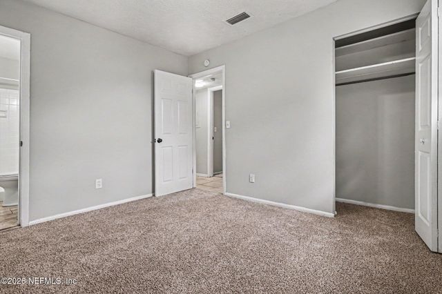 7044 RED ROBIN DRIVE Drive, Jacksonville, FL 32210