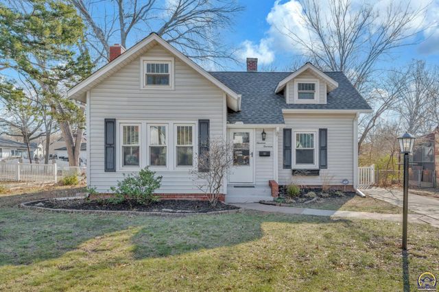 1914 SW Arnold AVE, Topeka, KS 66604