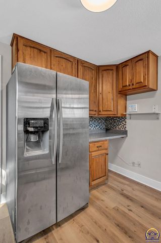 1914 SW Arnold AVE, Topeka, KS 66604