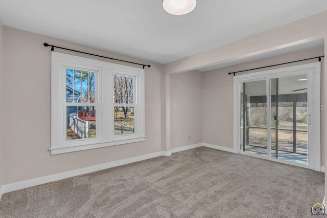 1914 SW Arnold AVE, Topeka, KS 66604