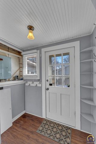 1914 SW Arnold AVE, Topeka, KS 66604