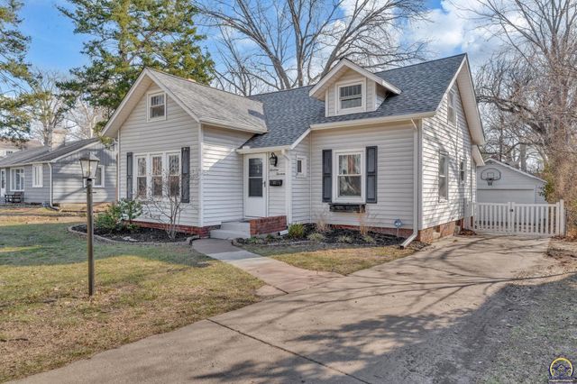 1914 SW Arnold AVE, Topeka, KS 66604