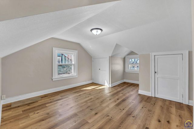 1914 SW Arnold AVE, Topeka, KS 66604