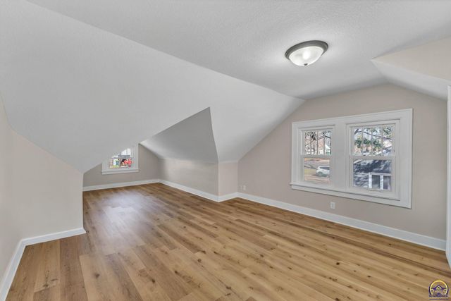 1914 SW Arnold AVE, Topeka, KS 66604