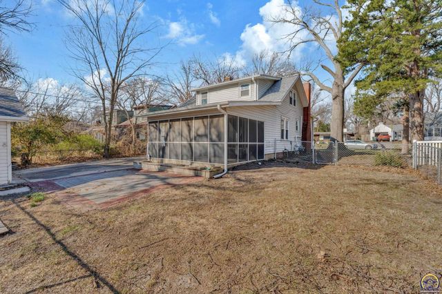 1914 SW Arnold AVE, Topeka, KS 66604