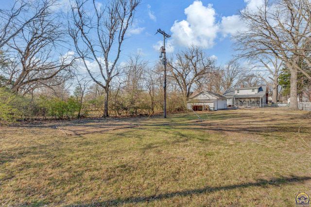 1914 SW Arnold AVE, Topeka, KS 66604