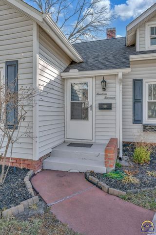 1914 SW Arnold AVE, Topeka, KS 66604