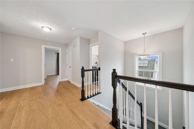 5600 Willow Terrace Dr, Bethel Park, PA 15102