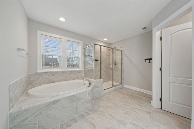 5600 Willow Terrace Dr, Bethel Park, PA 15102