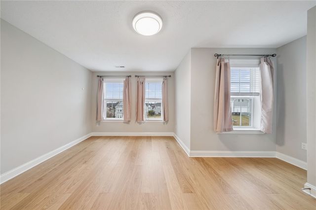 5600 Willow Terrace Dr, Bethel Park, PA 15102